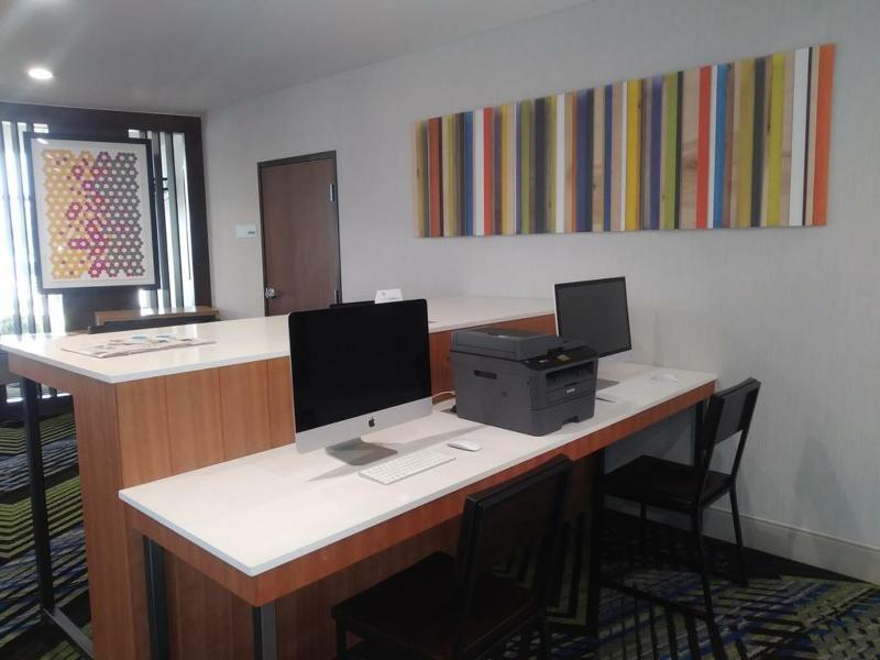 Holiday Inn Express & Suites - Dallas Nw Hwy - Love Field By Ihg מראה חיצוני תמונה